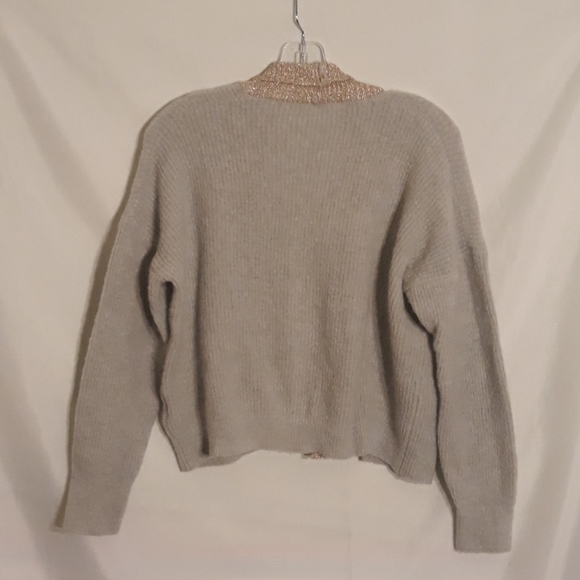 J S Millenium light gray and gold shrug. - Picture 6 of 6